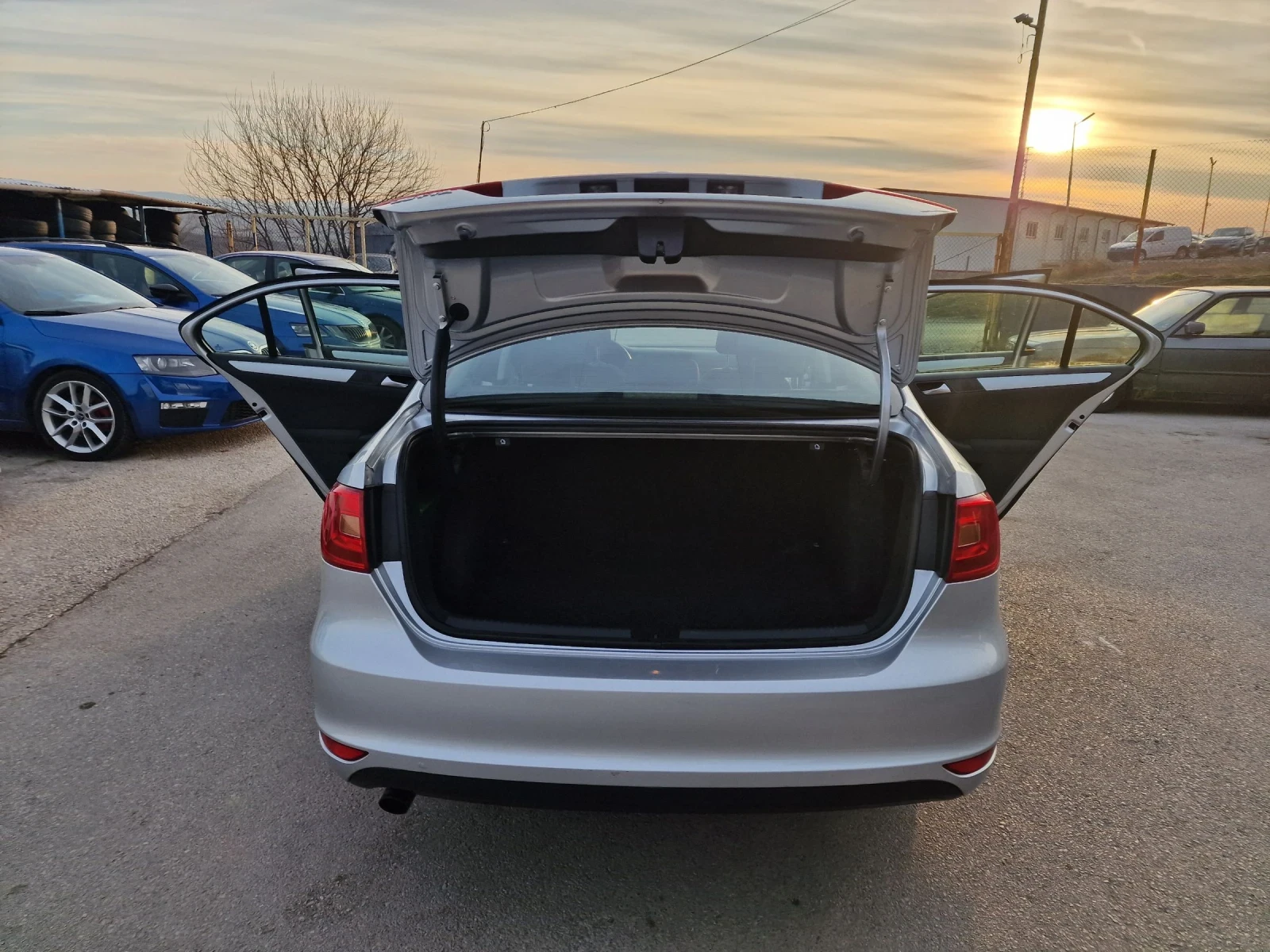 VW Jetta 1.2TSI | Mobile.bg — изображение 16