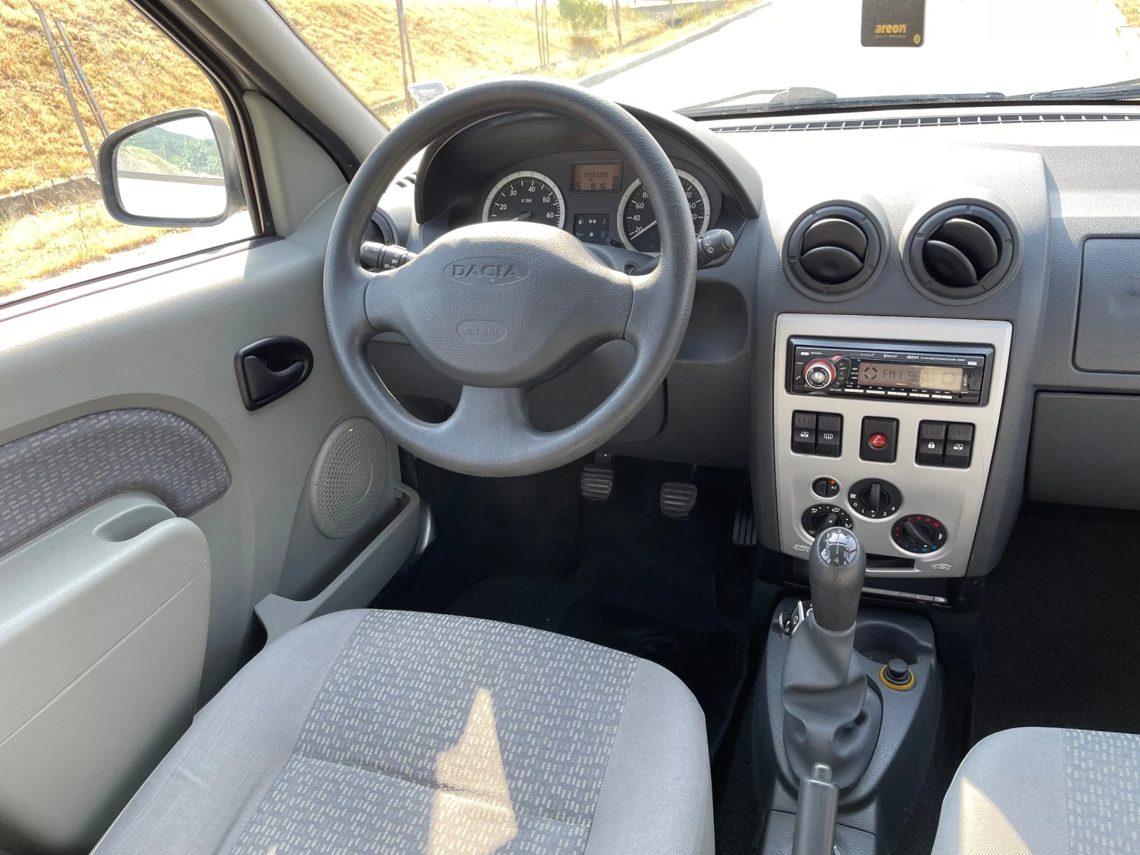 Dacia Logan 1.6/Климатик - изображение 8