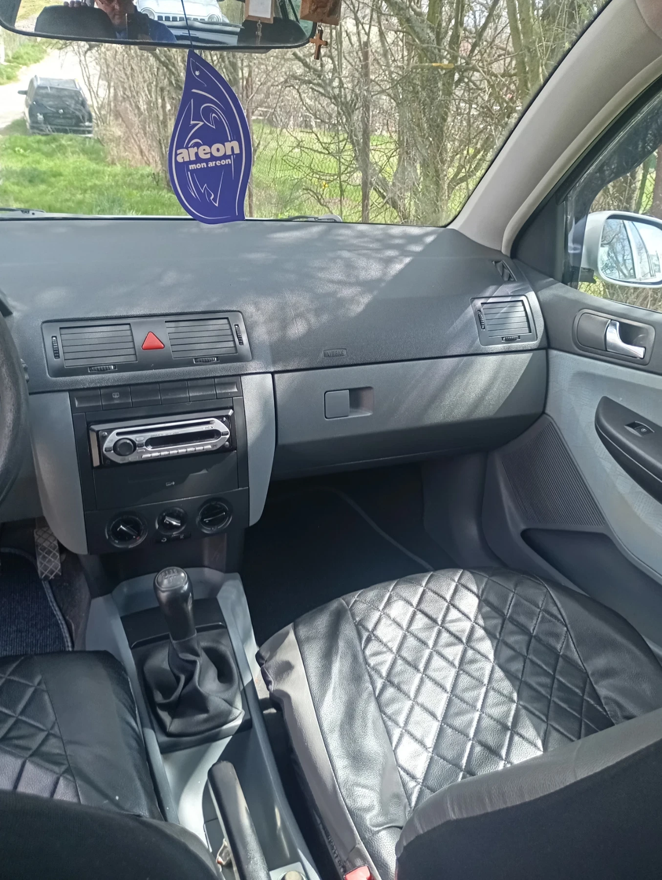 Skoda Fabia 1.4MPI, снимка 10 - Автомобили и джипове - 54157185