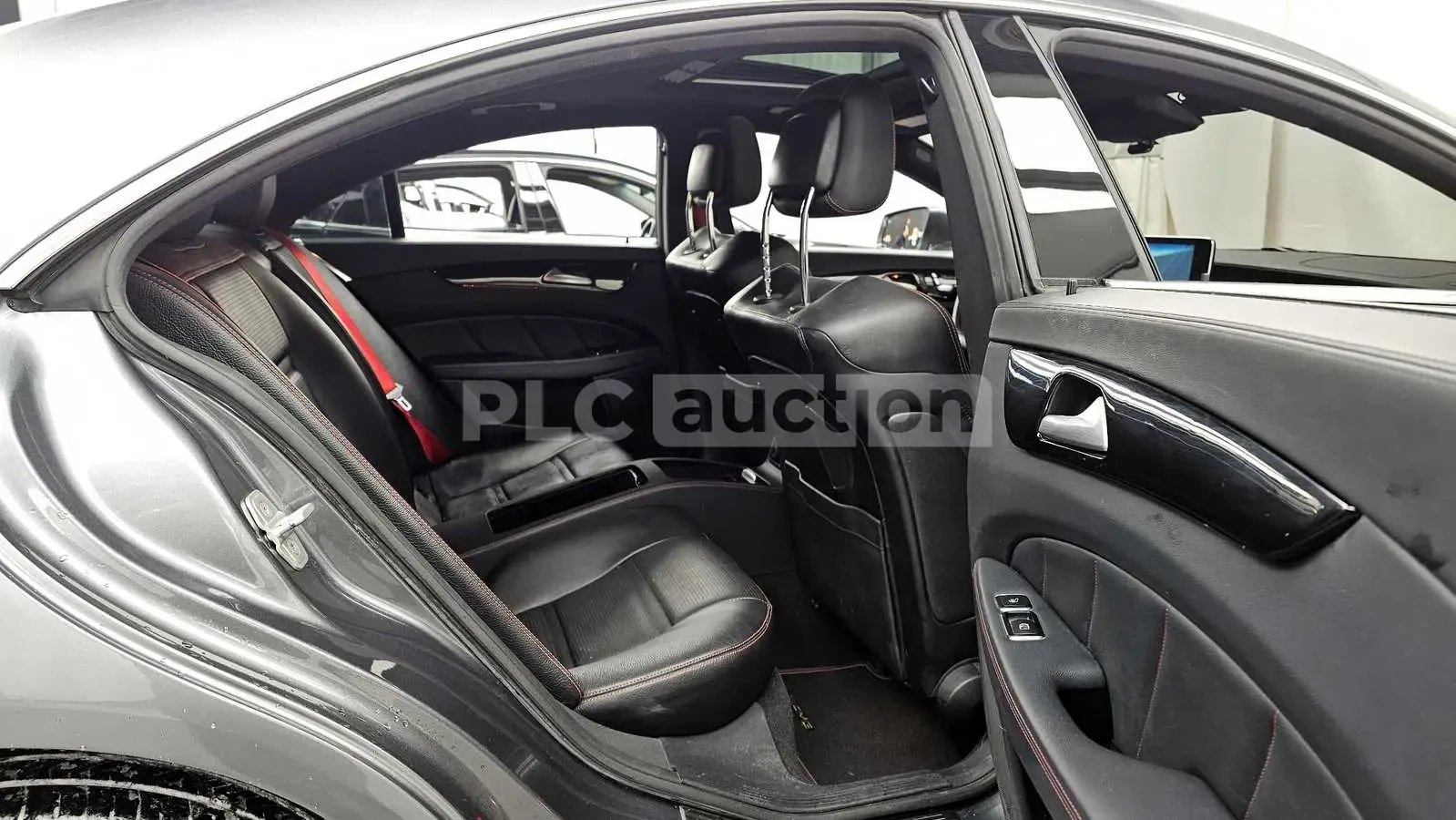 Mercedes-Benz CLS 400 360-градусова камера* Кожен салон, снимка 12 - Автомобили и джипове - 54182220