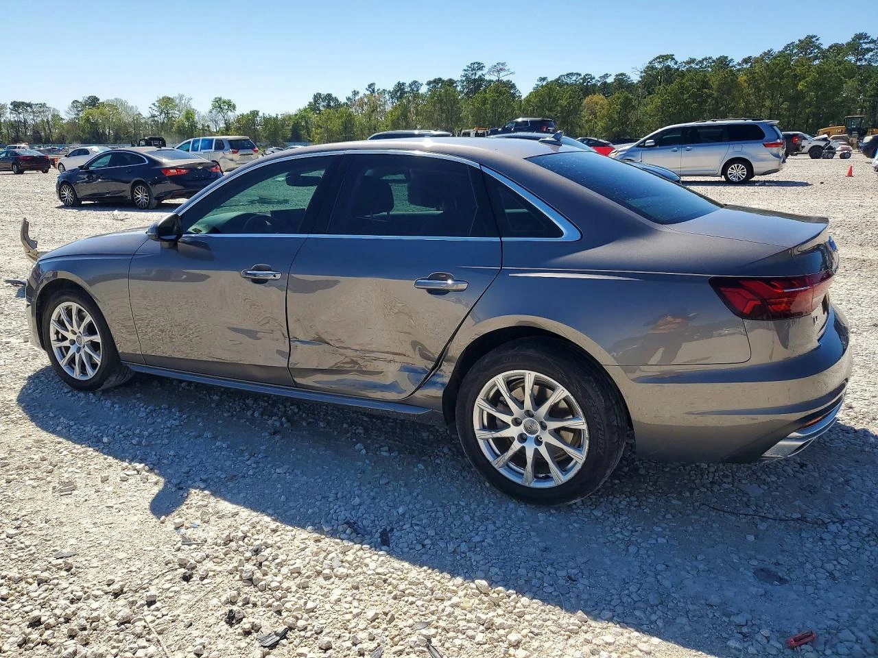 Audi A4 2.0l Premium, снимка 2 - Автомобили и джипове - 54537844