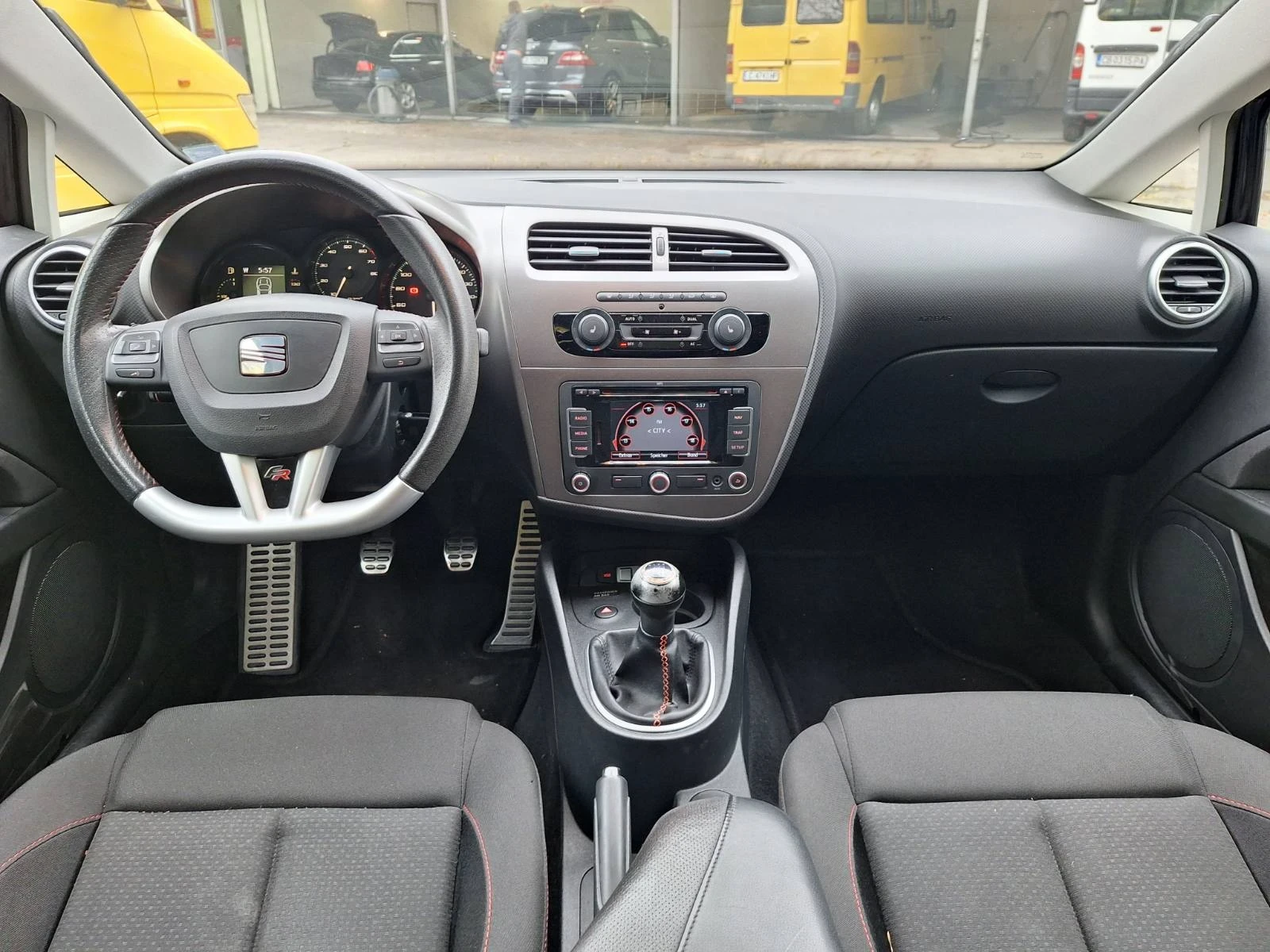 Seat Leon 2.0 FR, снимка 14 - Автомобили и джипове - 55550450