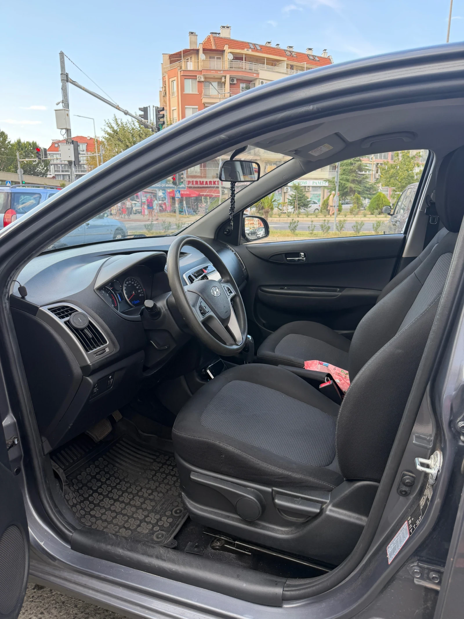 Hyundai I20, снимка 10 - Автомобили и джипове - 56014596
