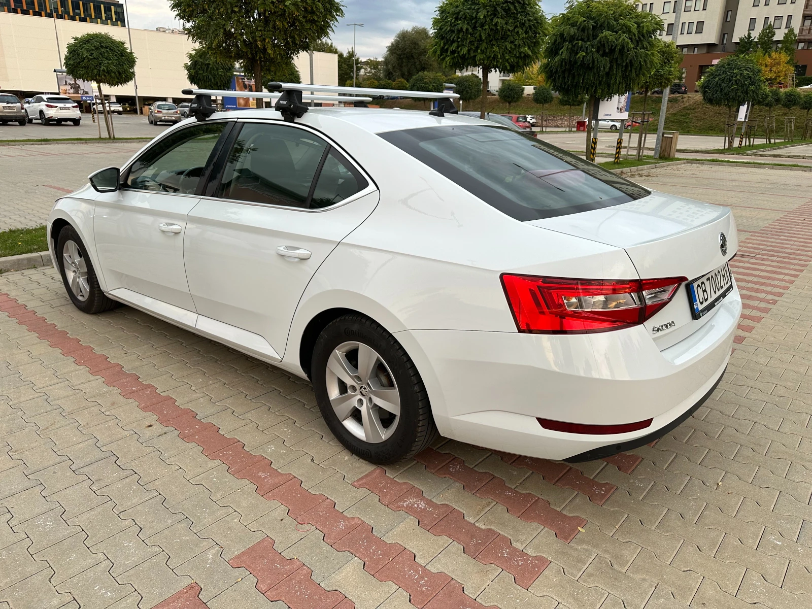 Skoda Superb, снимка 2 - Автомобили и джипове - 56300774