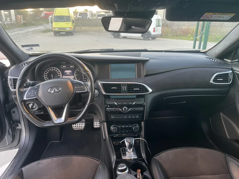 Infiniti Q30 S, снимка 14 - Автомобили и джипове - 48385305