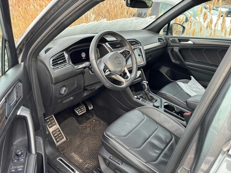 VW Tiguan Highline R Line  CARFAX, снимка 11 - Автомобили и джипове - 53075722