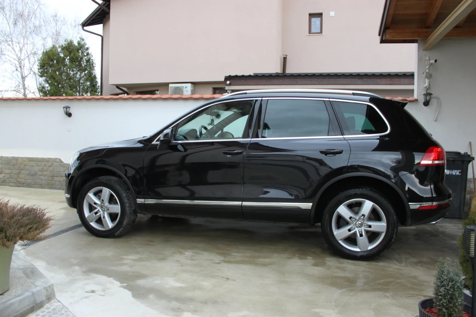 VW Touareg 3.0 TDI V6 R-line 262HP - изображение 6