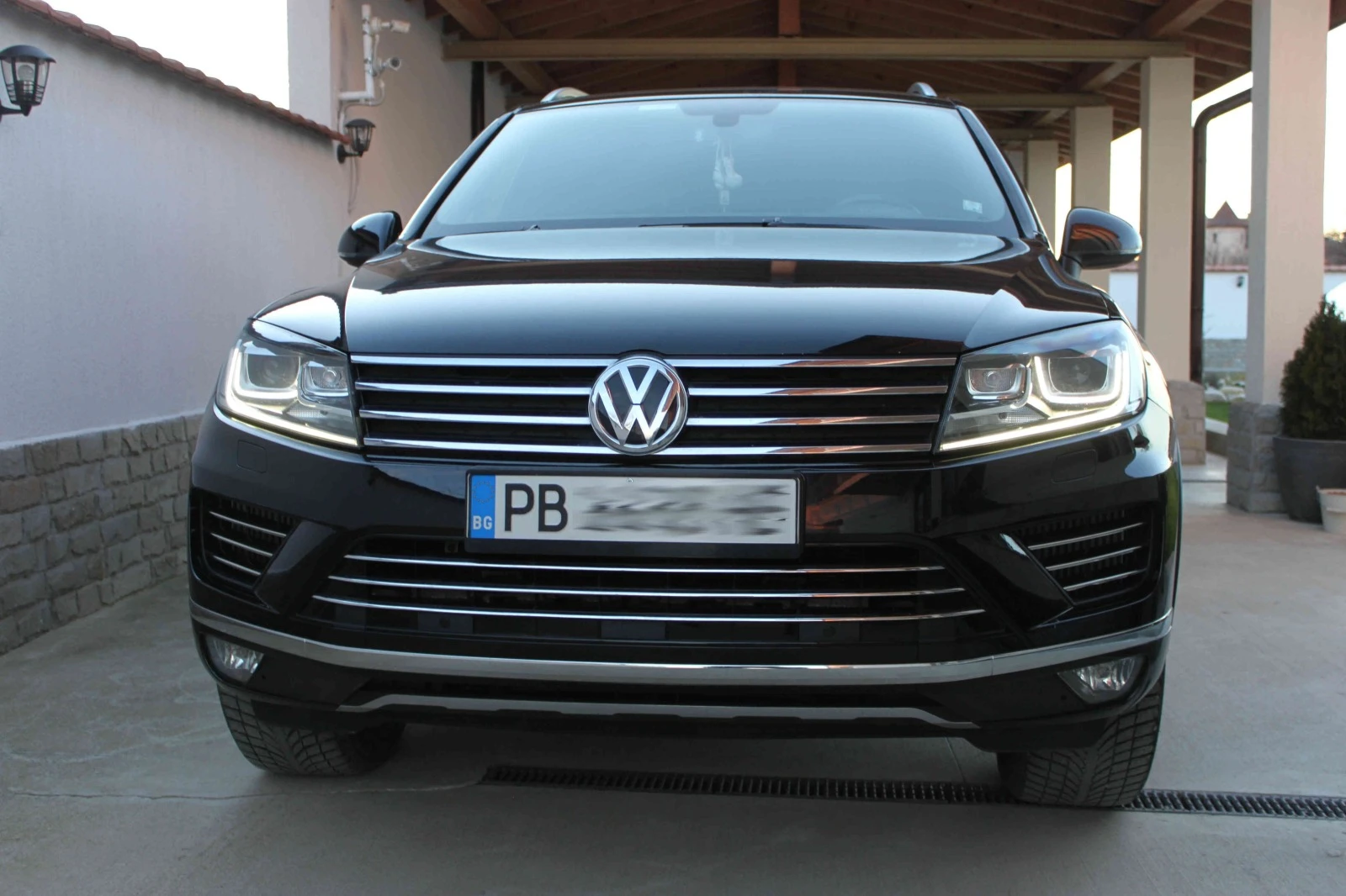 VW Touareg 3.0 TDI V6 R-line 262HP - изображение 4