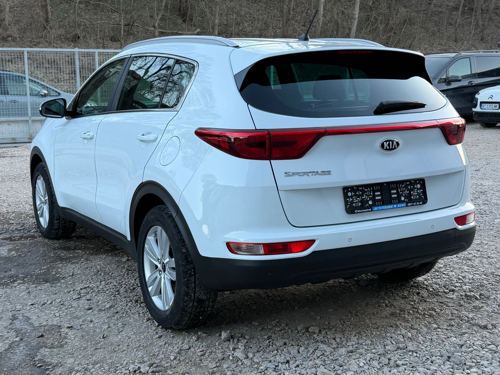 Kia Sportage 1.6BENZIN* TOP* EVRO6, снимка 6 - Автомобили и джипове - 53792477