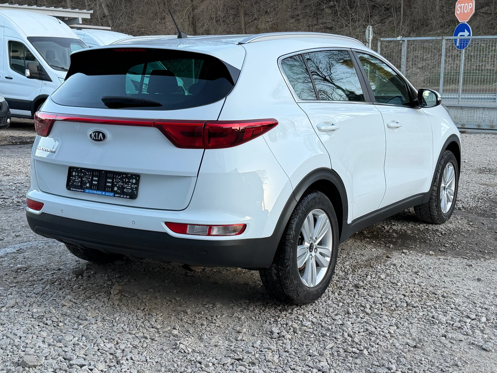 Kia Sportage 1.6BENZIN* TOP* EVRO6, снимка 4 - Автомобили и джипове - 53792477