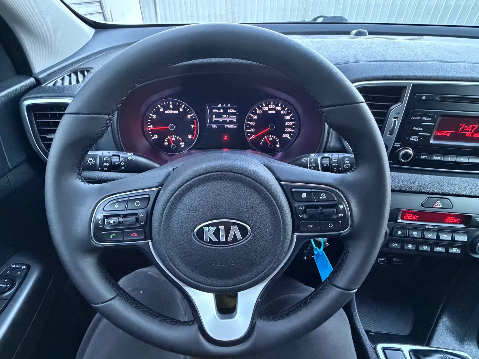 Kia Sportage 1.6BENZIN* TOP* EVRO6, снимка 16 - Автомобили и джипове - 53792477