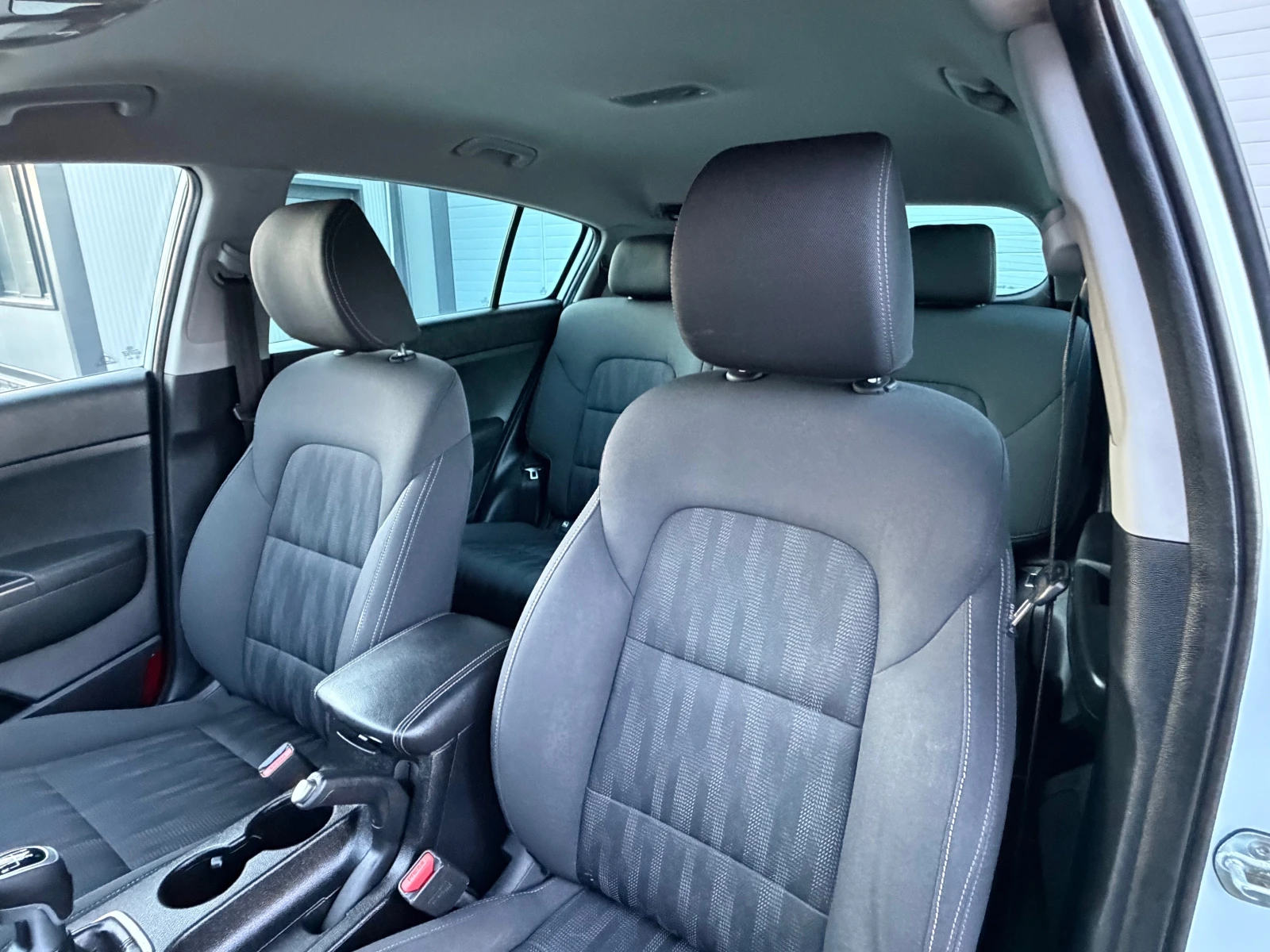 Kia Sportage 1.6BENZIN* TOP* EVRO6, снимка 14 - Автомобили и джипове - 53792477