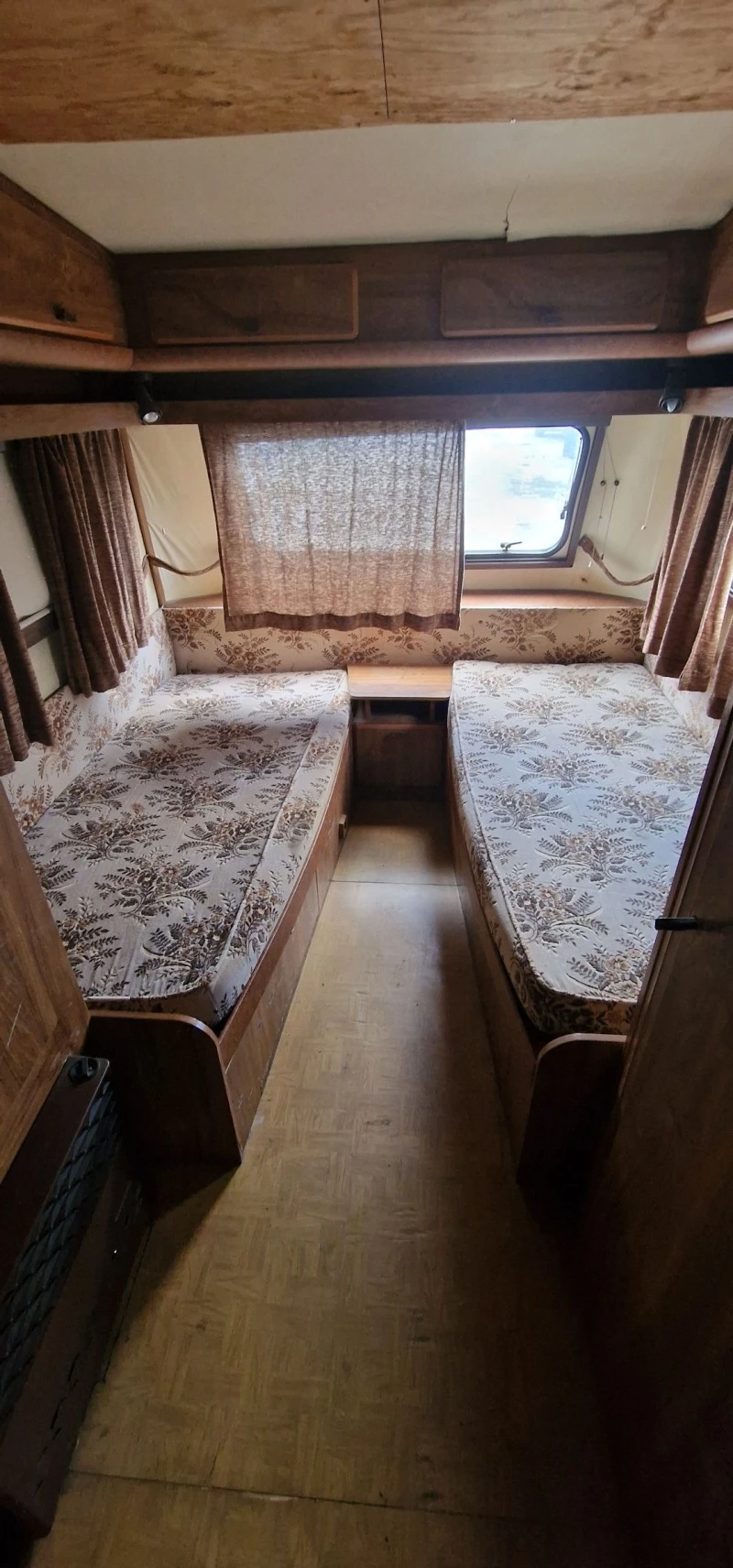 Каравана HYMER / ERIBA 520, снимка 7 - Каравани и кемпери - 47539895