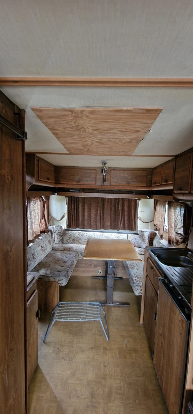 Каравана HYMER / ERIBA 520, снимка 15 - Каравани и кемпери - 47539895