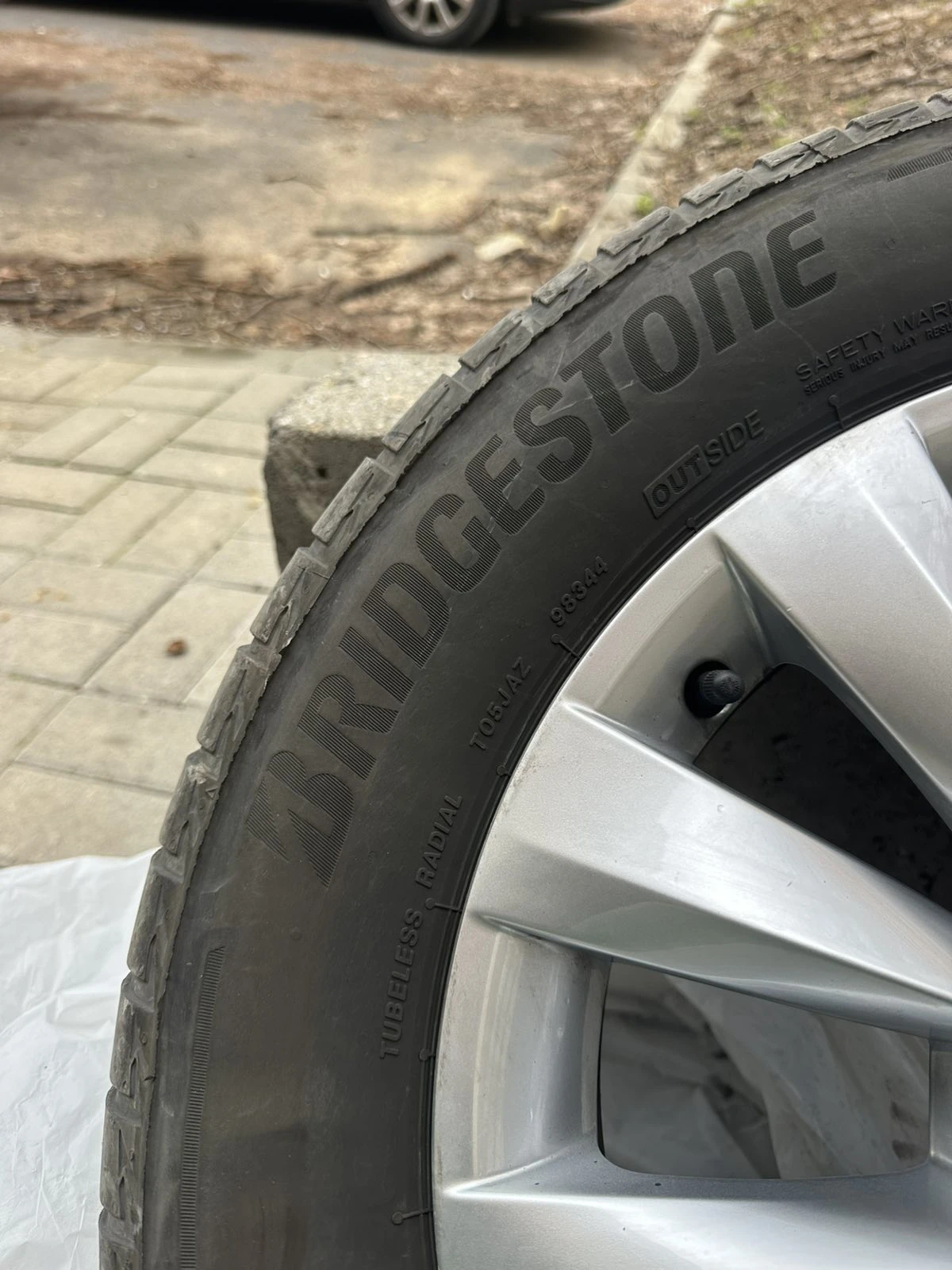Гуми с джанти Bridgestone 215/60R16, снимка 2 - Гуми и джанти - 54088718
