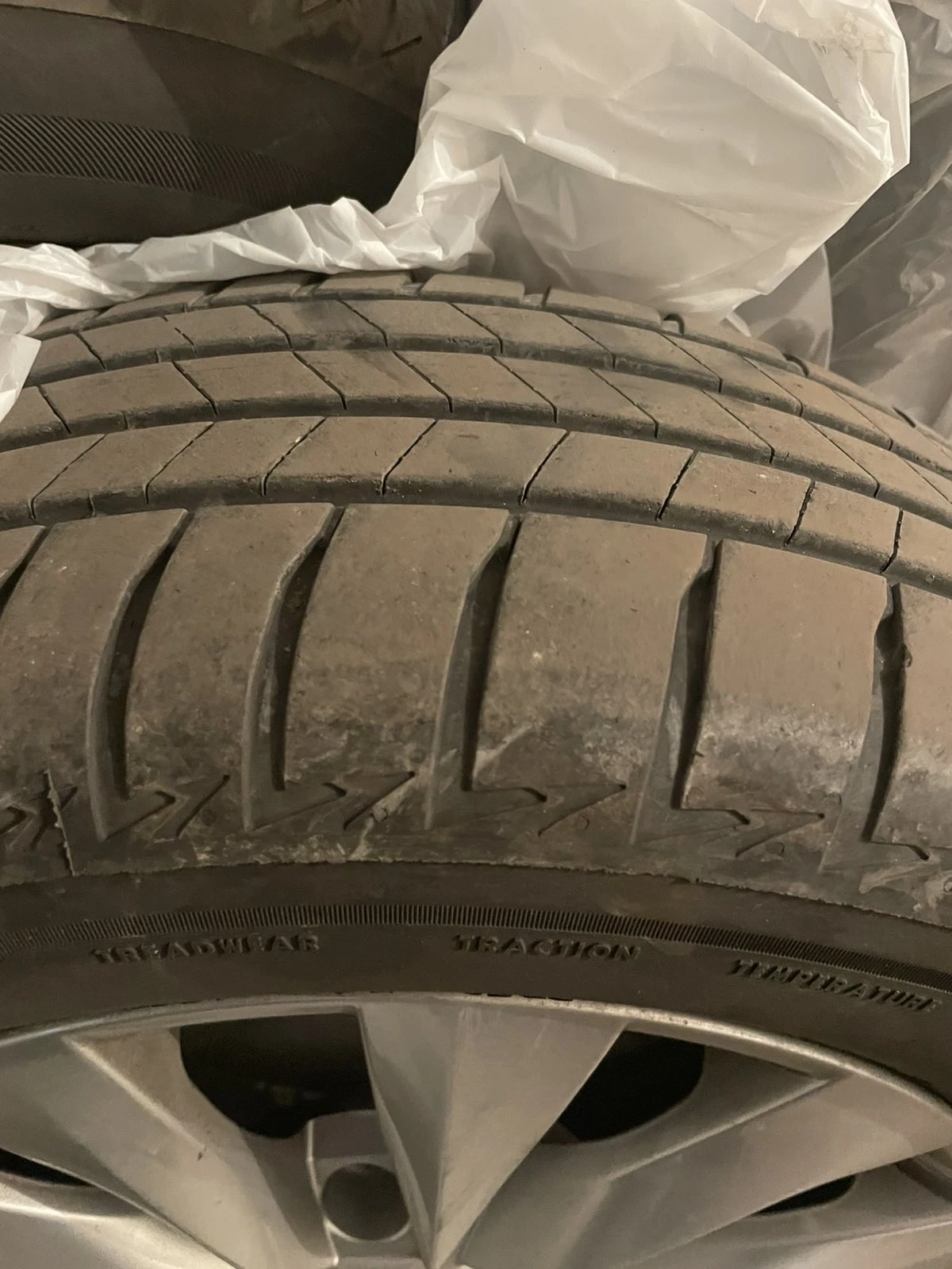 Гуми с джанти Bridgestone 215/60R16, снимка 11 - Гуми и джанти - 54088718