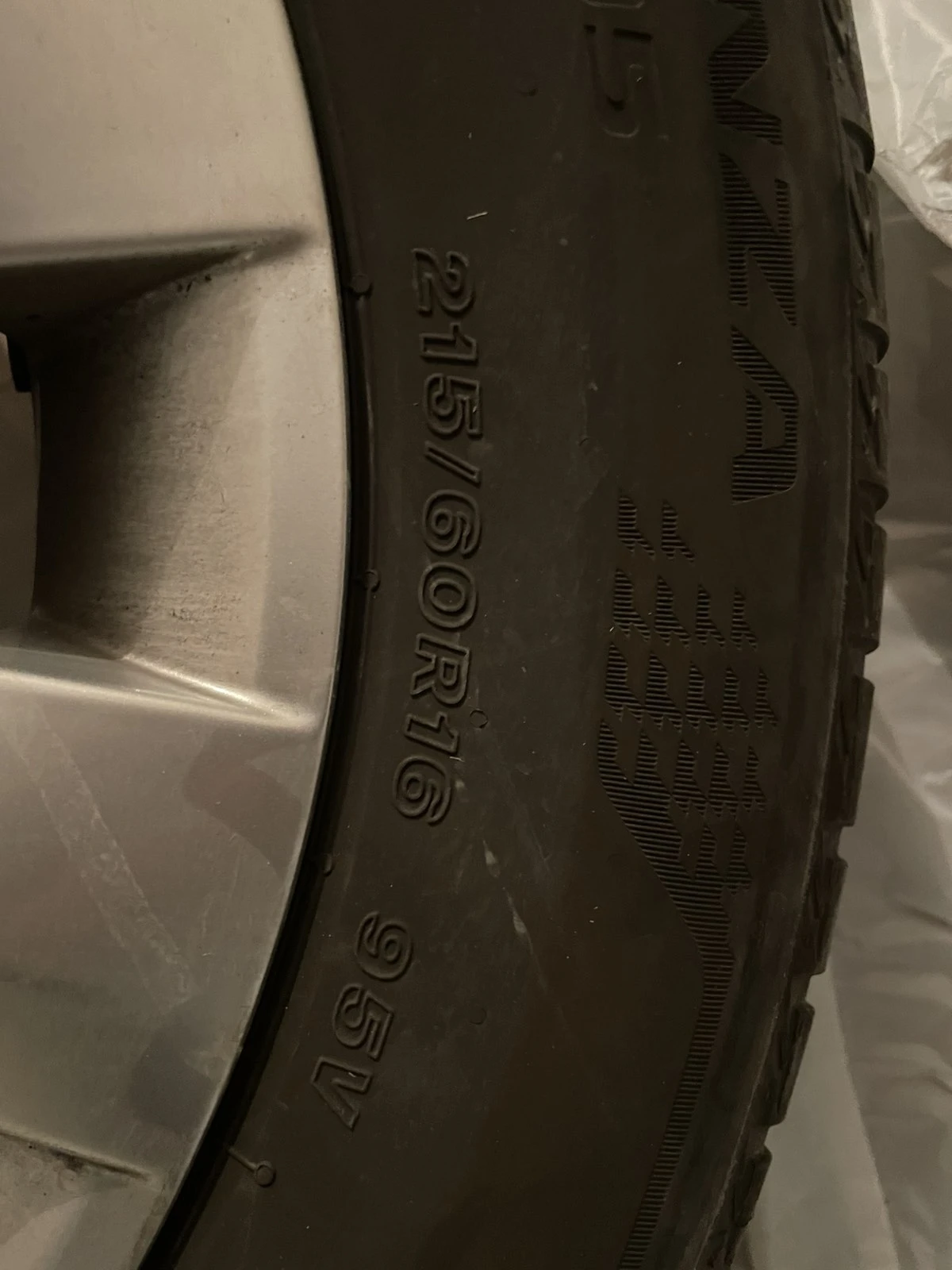 Гуми с джанти Bridgestone 215/60R16, снимка 12 - Гуми и джанти - 54088718