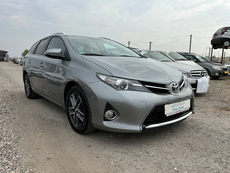 Toyota Auris 1.6 i, снимка 3 - Автомобили и джипове - 47778499