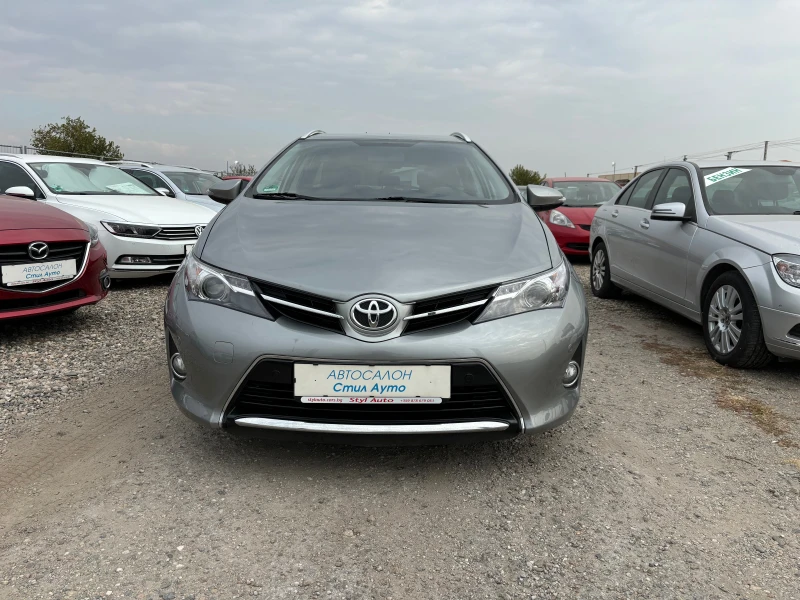 Toyota Auris 1.6 i, снимка 2 - Автомобили и джипове - 47778499