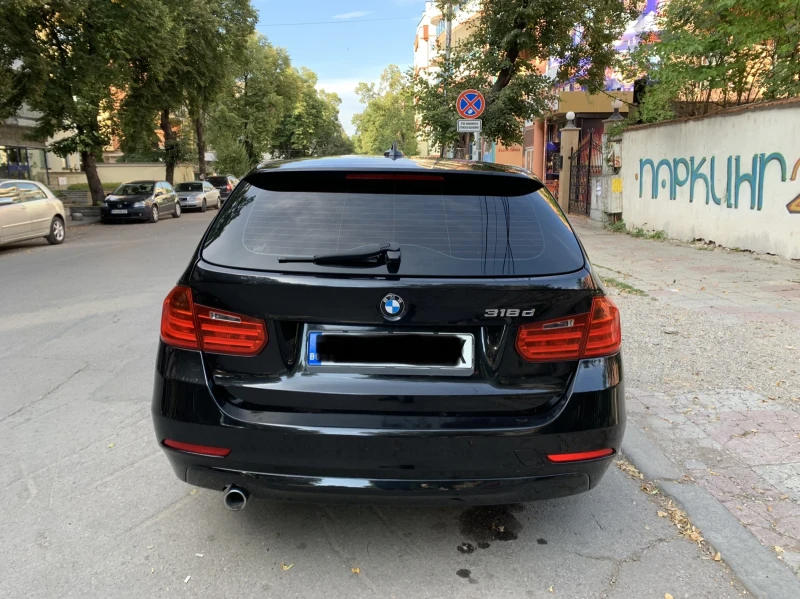 BMW 318 Обслужен/Регистрация/Автомат, снимка 4 - Автомобили и джипове - 48488389