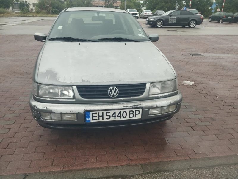 VW Passat, снимка 1 - Автомобили и джипове - 48735177