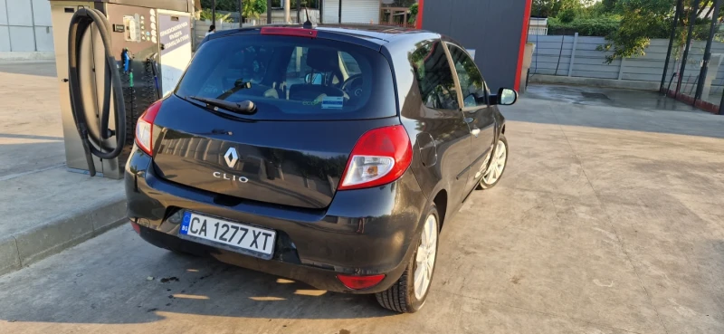 Renault Clio, снимка 9 - Автомобили и джипове - 49185237