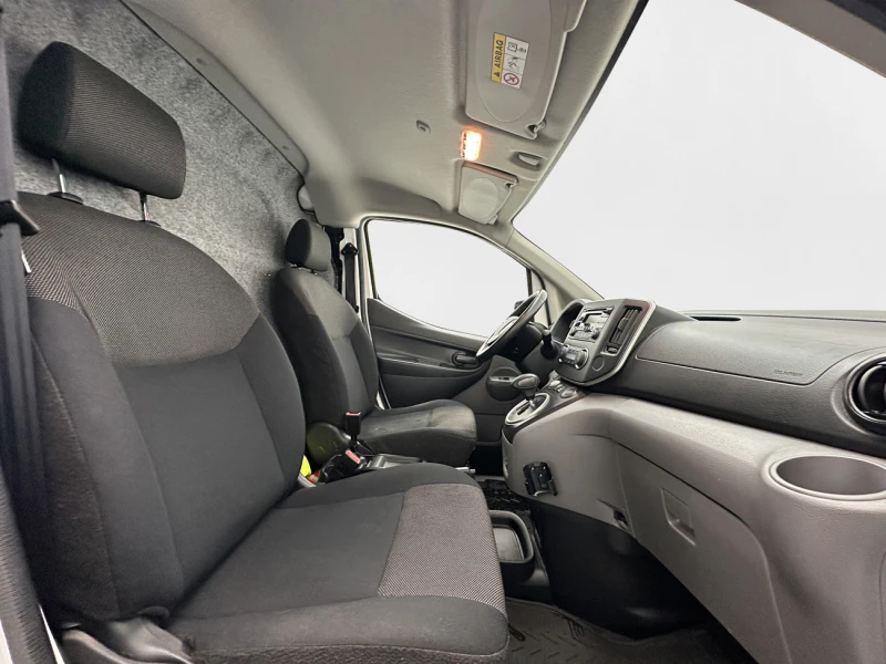 Nissan e-NV200 40 kWh* Cam* Теглич* Подгрев на волана* Термопомпа, снимка 12 - Автомобили и джипове - 51452508