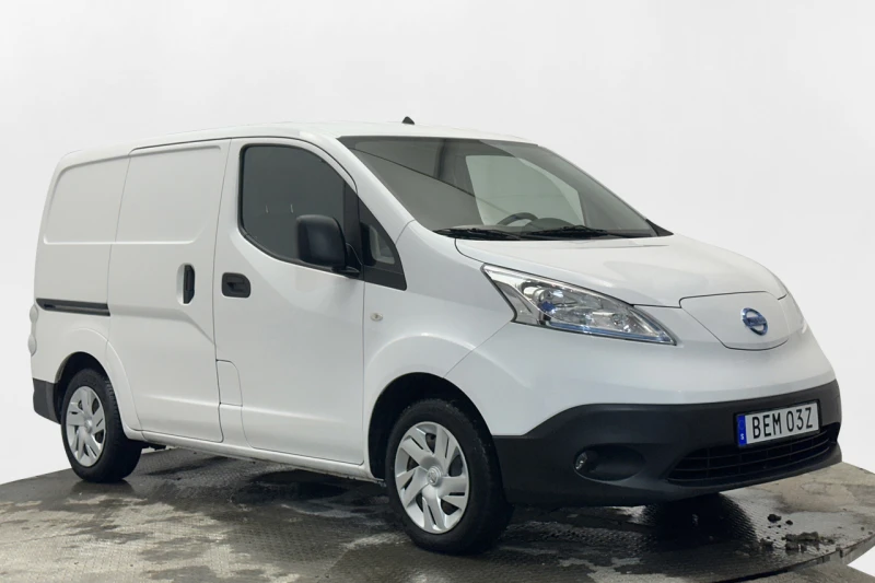Nissan e-NV200 40 kWh* Cam* Теглич* Подгрев на волана* Термопомпа, снимка 3 - Автомобили и джипове - 51452508