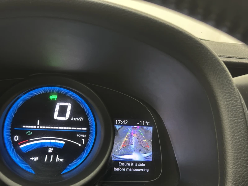 Nissan e-NV200 40 kWh* Cam* Теглич* Подгрев на волана* Термопомпа, снимка 11 - Автомобили и джипове - 51452508