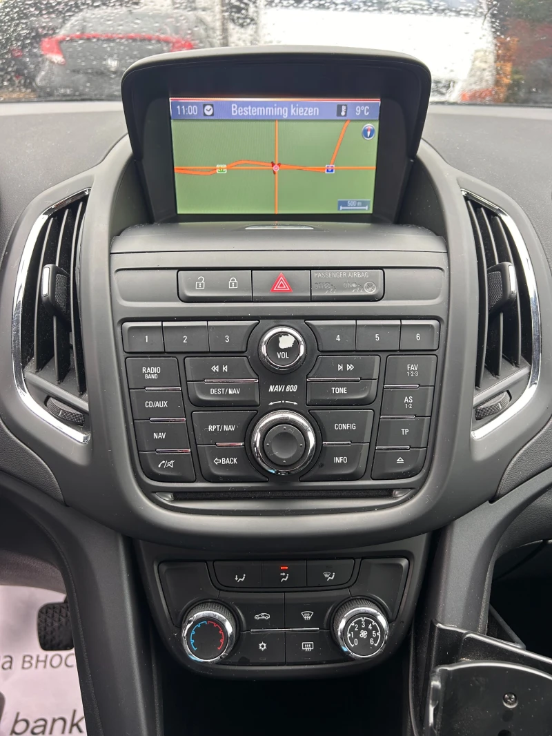 Opel Zafira 1.4i NAVI EURO 5, снимка 12 - Автомобили и джипове - 51759253