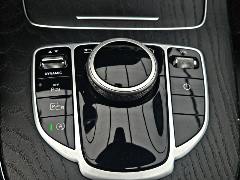 Mercedes-Benz E 220 ! AMG/9GTRONIC/CAMERA/ПОДГРЕВ/AMBIENT/BURMESTER/LI, снимка 12 - Автомобили и джипове - 52036327