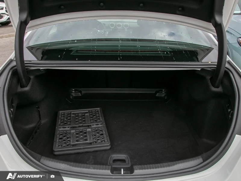 Mercedes-Benz C 300 * 4MATIC STAR CERTIFIED * CARFAX * ЦЕНА ДО БГ, снимка 12 - Автомобили и джипове - 52803735