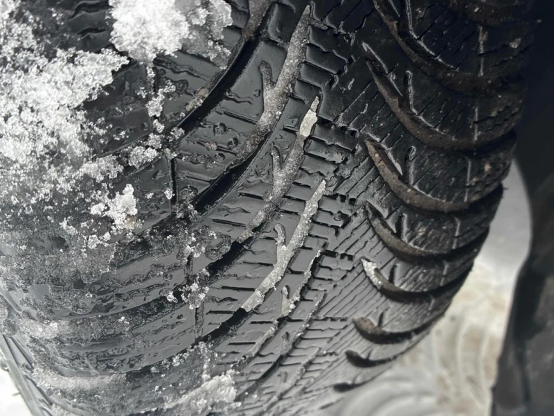 Mercedes-Benz C 300 * CARFAX * БЕЗ ПЪРВОНАЧАЛНА ВНОСКА, снимка 14 - Автомобили и джипове - 53091058