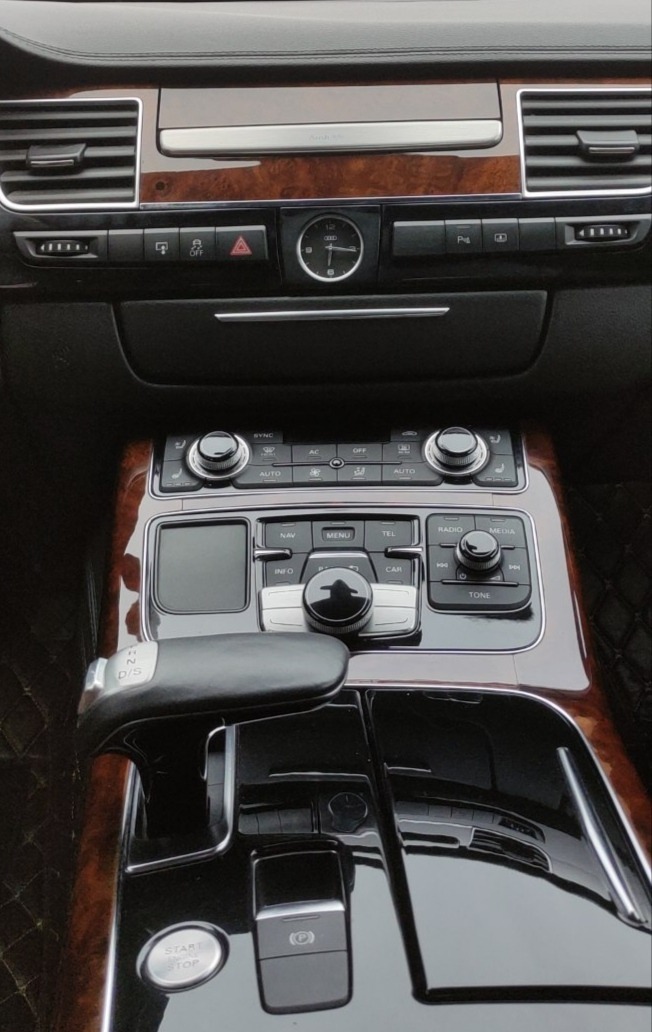 Audi A8 LONG 4.2 FSI 155000kм!!!, снимка 14 - Автомобили и джипове - 45568089