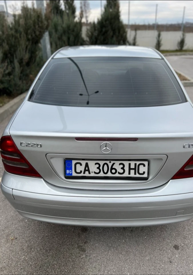 Mercedes-Benz C 220, снимка 4 - Автомобили и джипове - 53939308