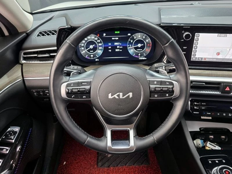 Kia K5 2.0* ГАЗ* SIGNATURE* МНОГО ЕКСТРИ, снимка 13 - Автомобили и джипове - 54399358