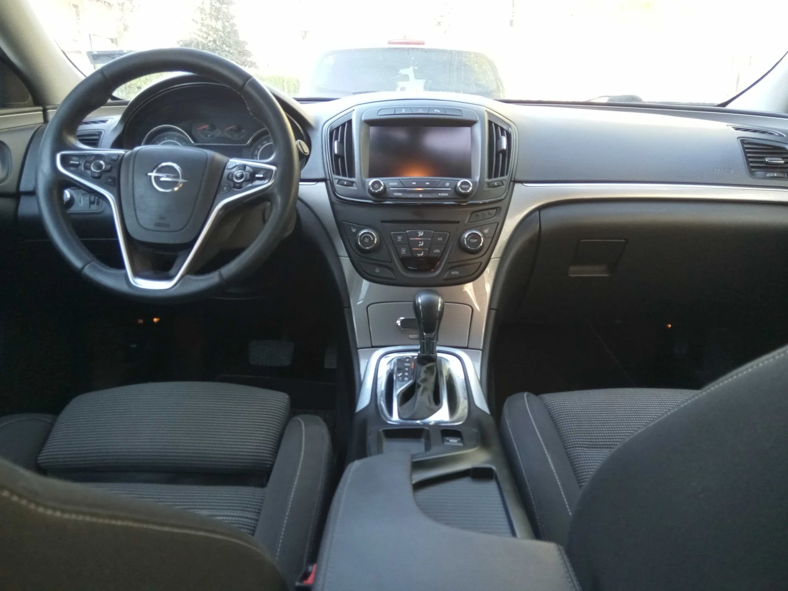 Opel Insignia Sport Tourer, Автоматик, FACELIFT - изображение 9