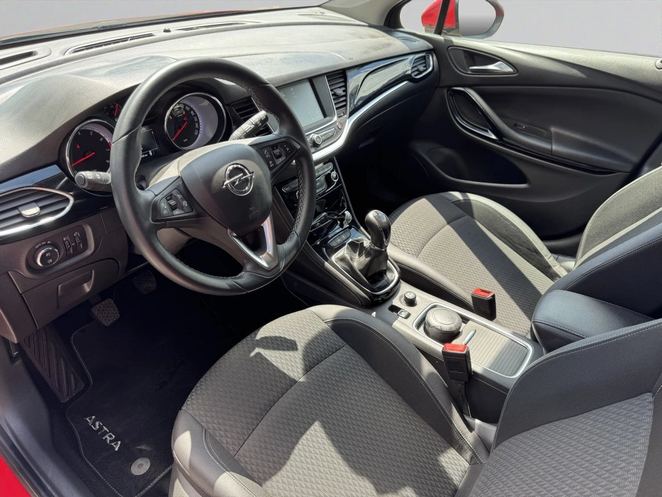 Opel Astra K INNOVATION 1.4 150hp BVM6 E6 - изображение 10