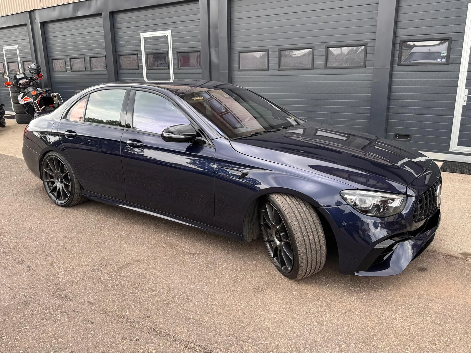 Mercedes-Benz E 300 de 6.3 AMG Optic - изображение 2