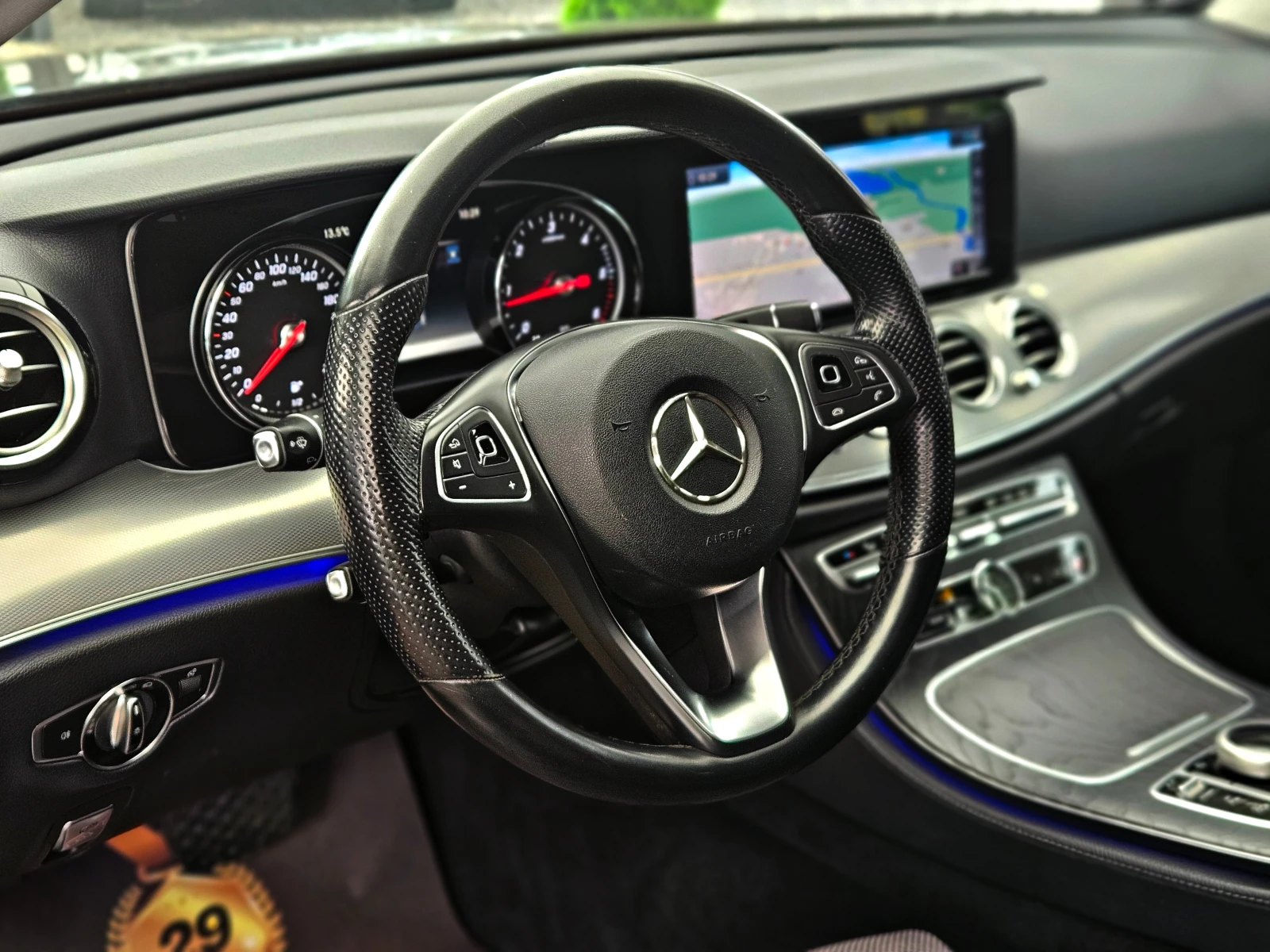 Mercedes-Benz E 220 ! AMG/9GTRONIC/CAMERA//AMBIENT/BURMESTER/LI | Mobile.bg   11