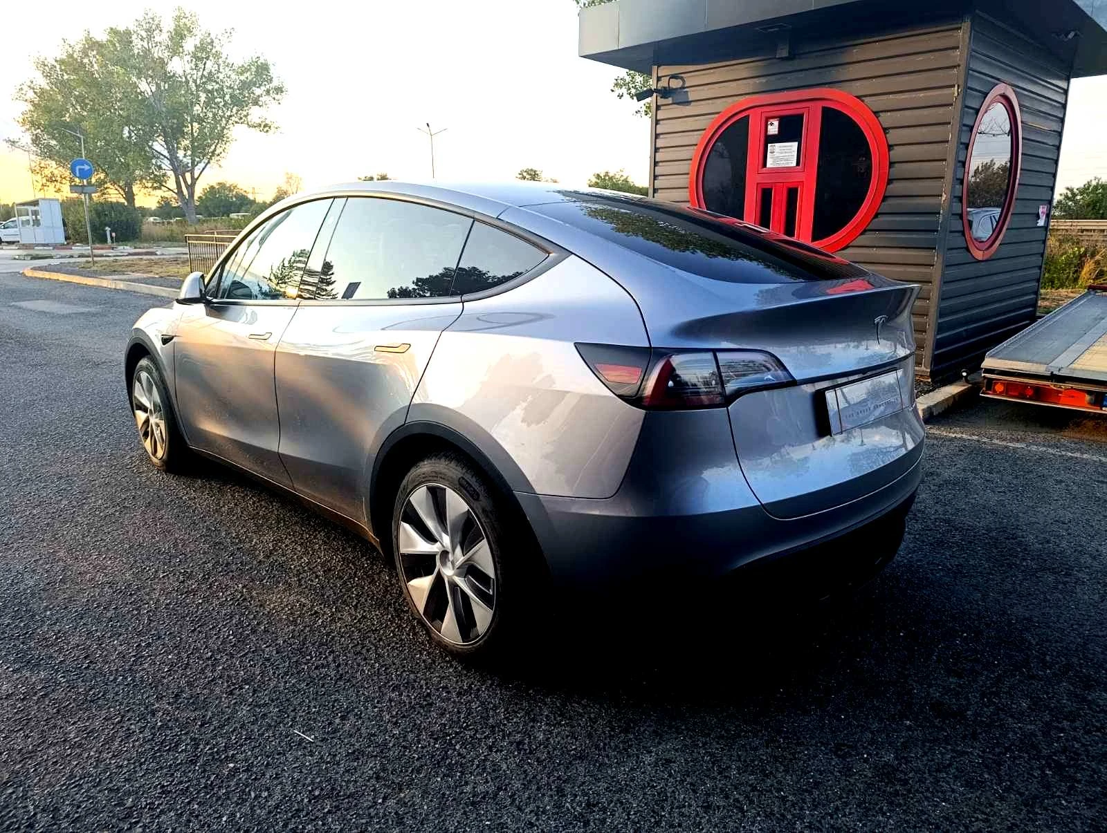 Tesla Model Y Long Range Dual Motor  - изображение 5