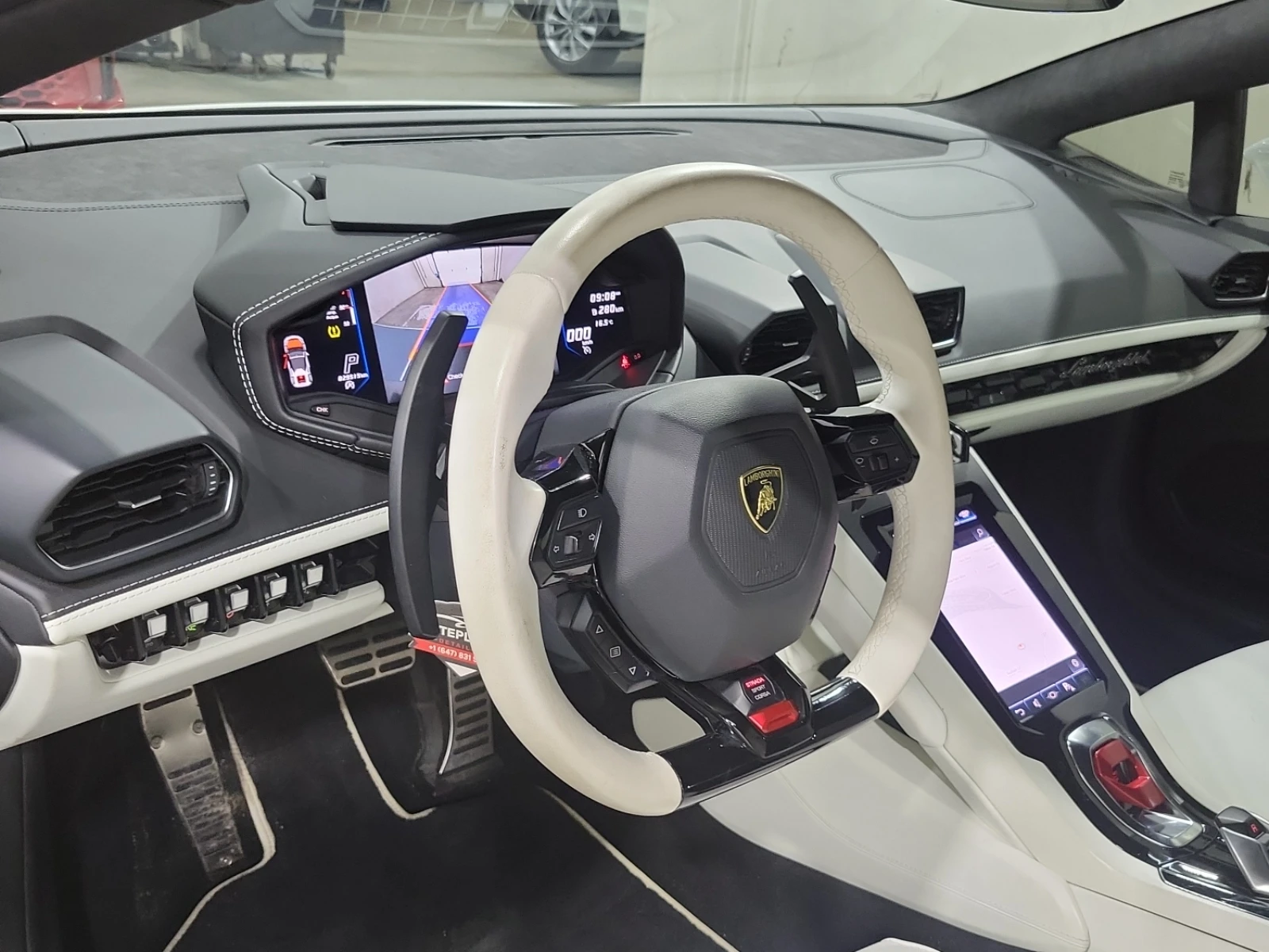 Lamborghini Huracan *  EVO SPYDER* CARFAX * БЕЗ ПЪРВОНАЧАЛНА ВНОСКА - изображение 8