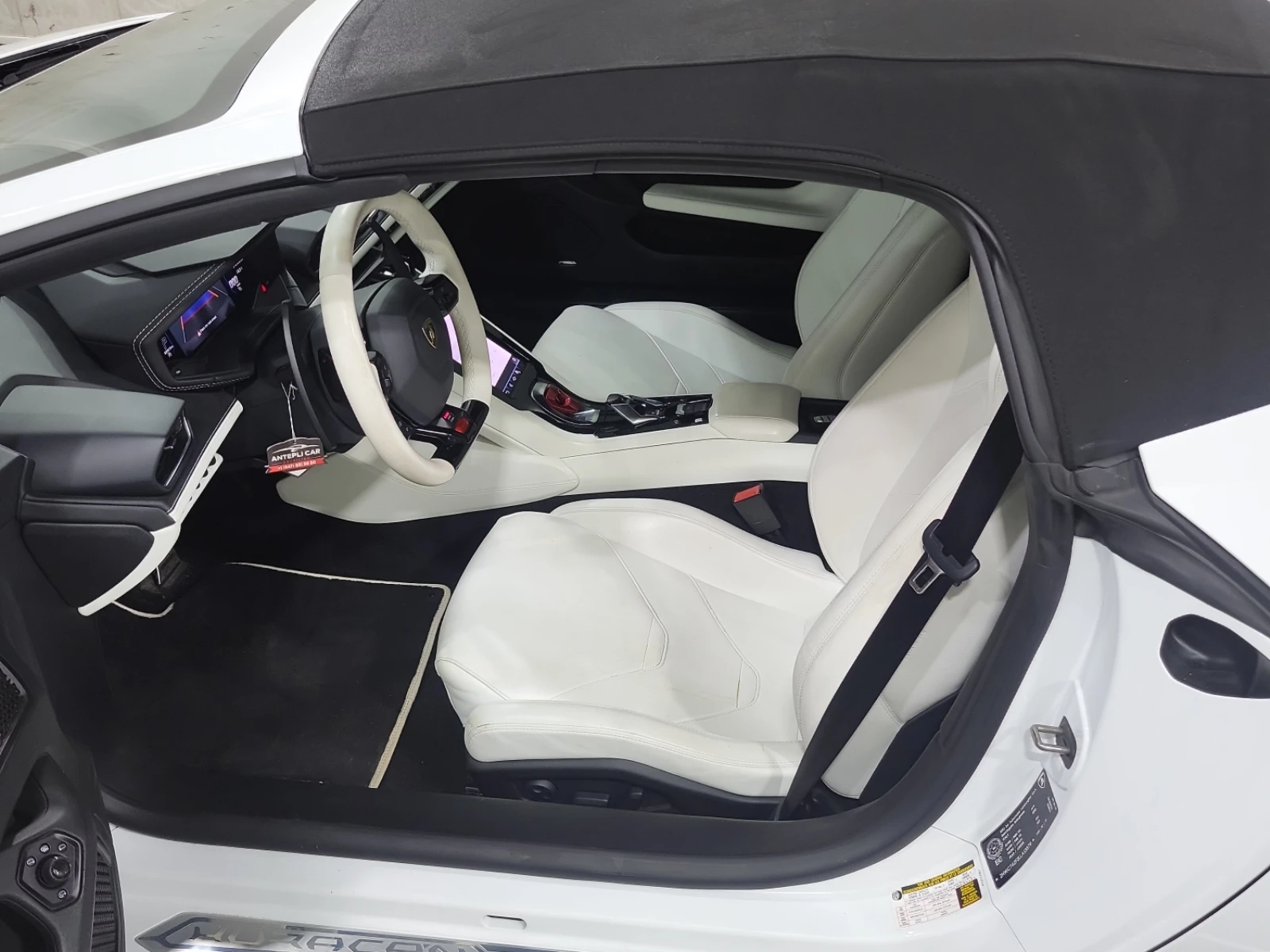 Lamborghini Huracan *  EVO SPYDER* CARFAX * БЕЗ ПЪРВОНАЧАЛНА ВНОСКА - изображение 7