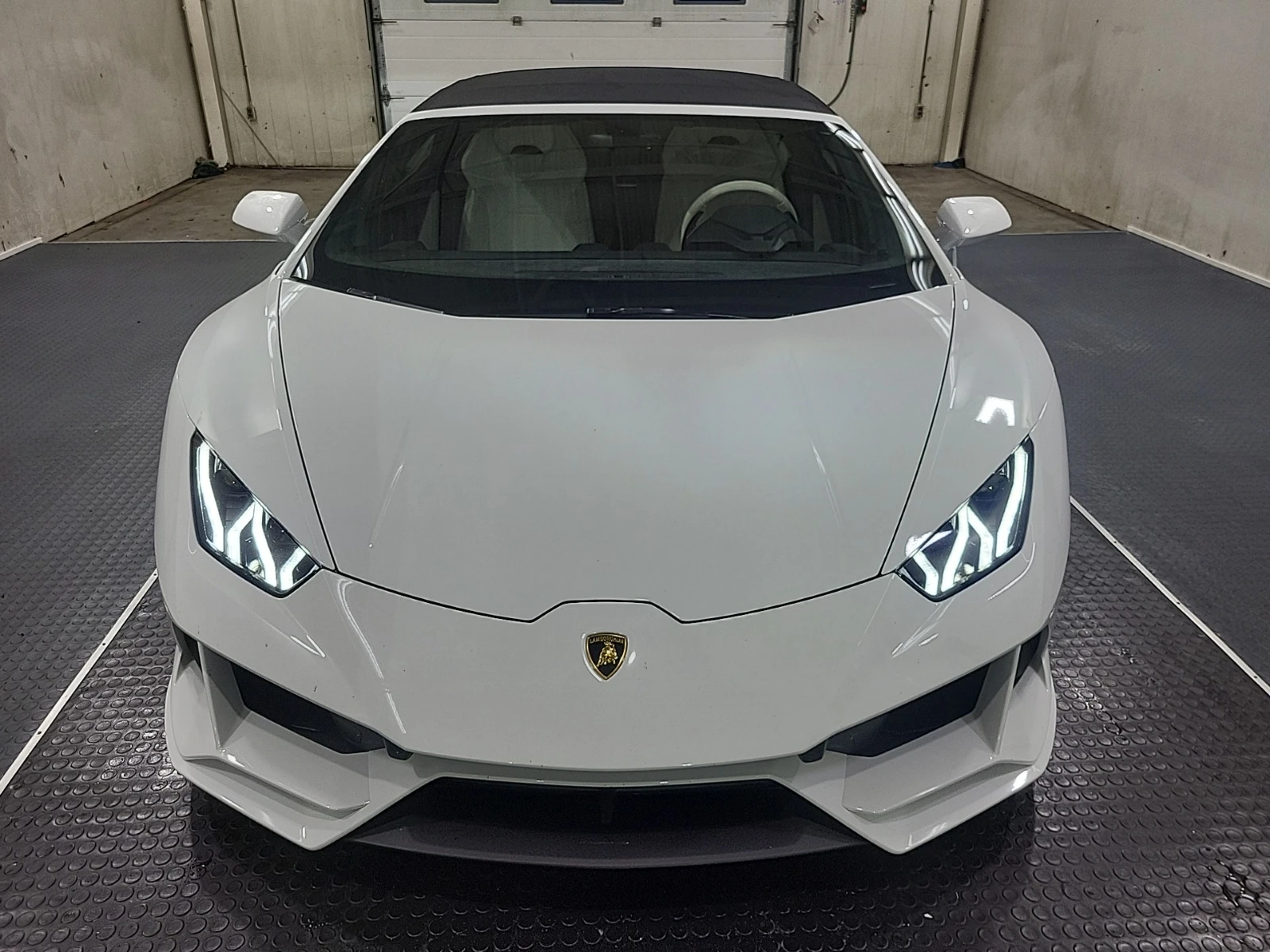 Lamborghini Huracan *  EVO SPYDER* CARFAX * БЕЗ ПЪРВОНАЧАЛНА ВНОСКА - изображение 2
