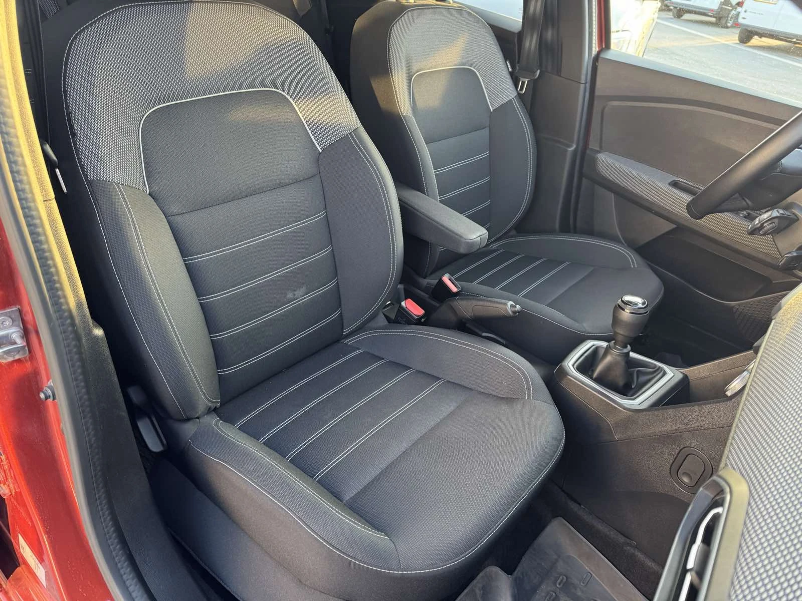 Dacia Jogger 1.0 Tce  91 k.c. LPG - изображение 9