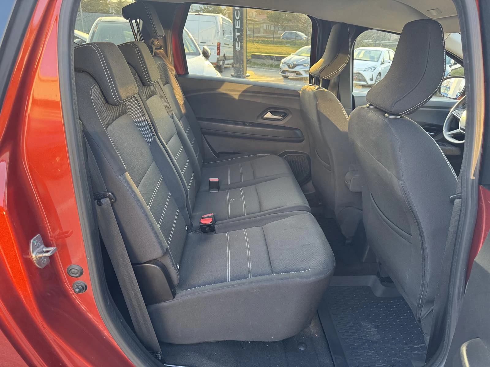 Dacia Jogger 1.0 Tce  91 k.c. LPG - изображение 10