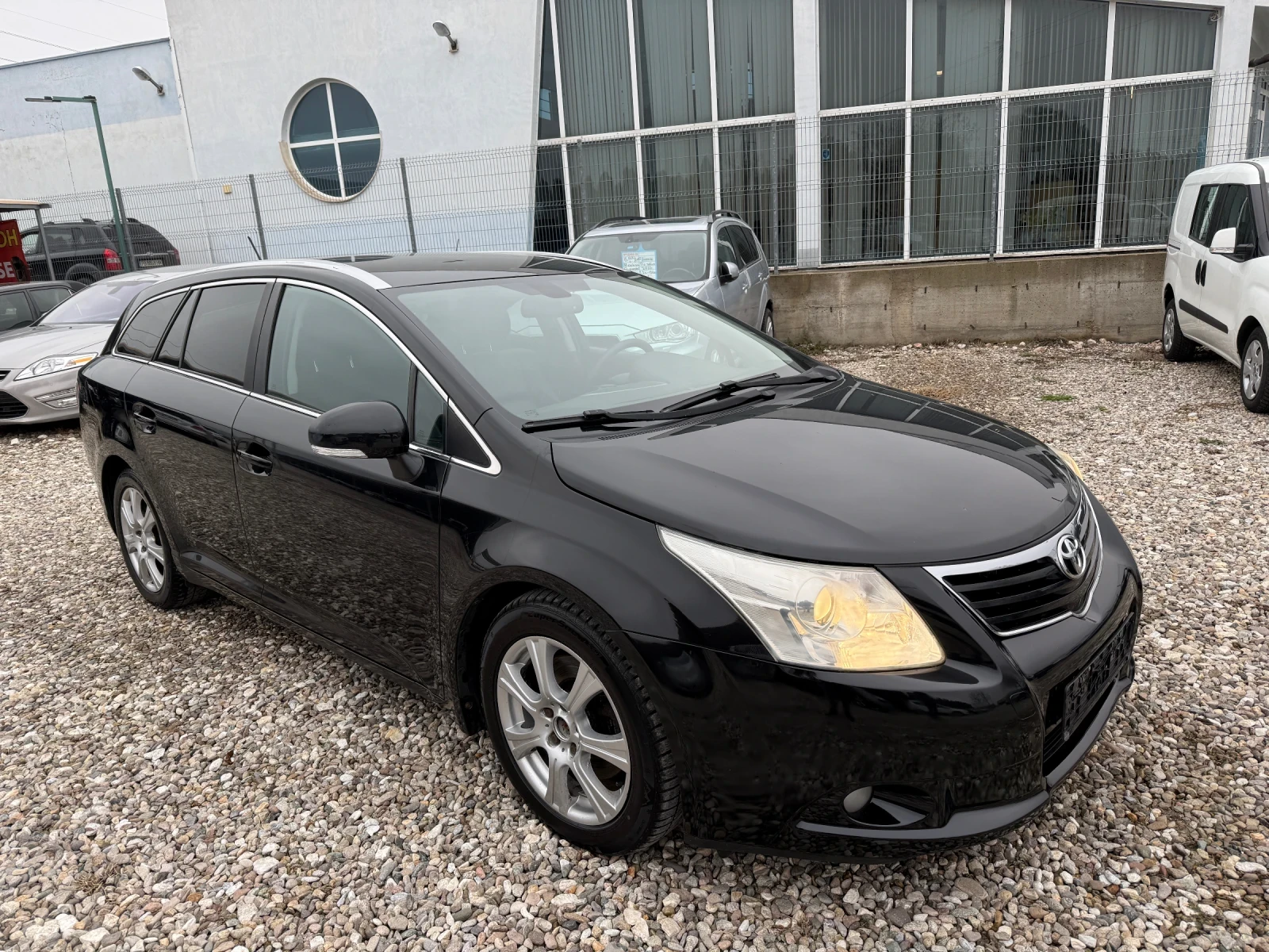 Toyota Avensis 2.0 D4D - изображение 2