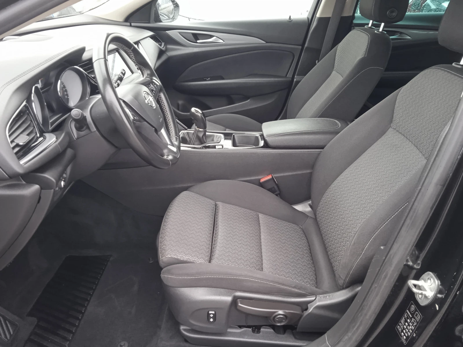 Opel Insignia 1.6crdi cosmo - изображение 9