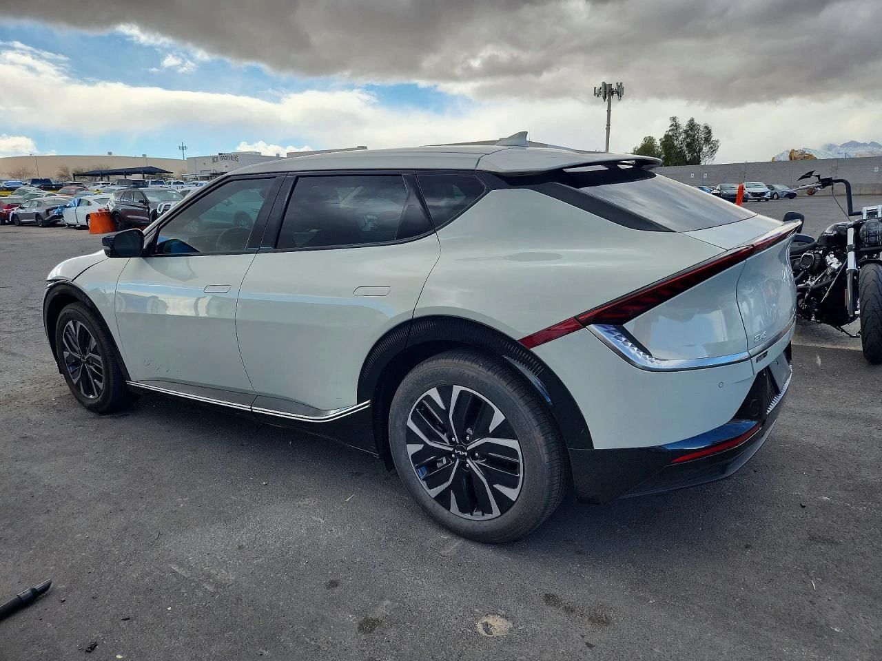 Kia EV6, снимка 2 - Автомобили и джипове - 53965526