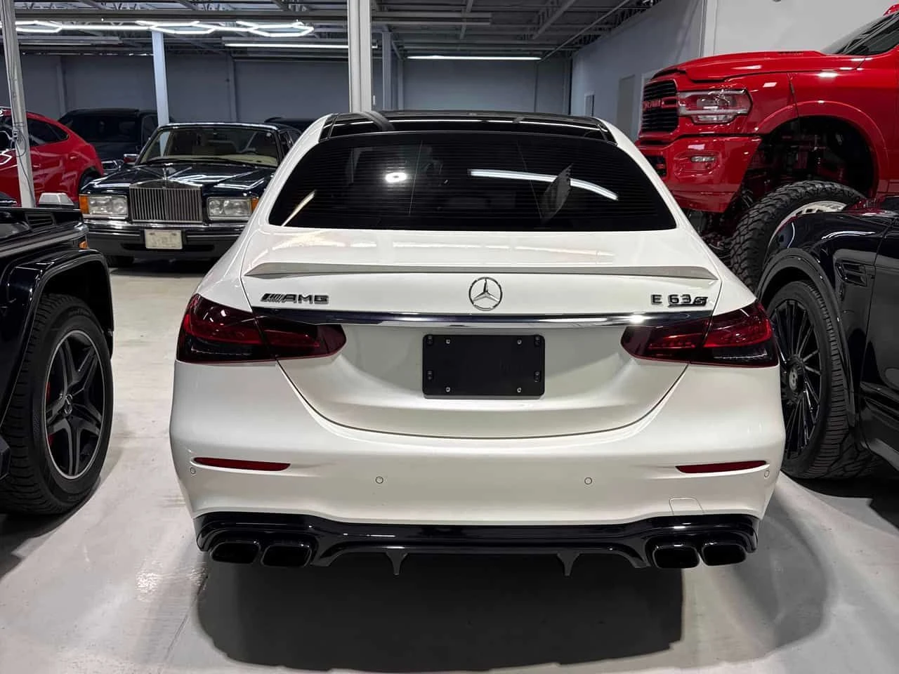 Mercedes-Benz E 63 AMG * E 63 S * CARBON* BURMASTER* ДИСТРОНИК* 360 КАМ* , снимка 6 - Автомобили и джипове - 54328283